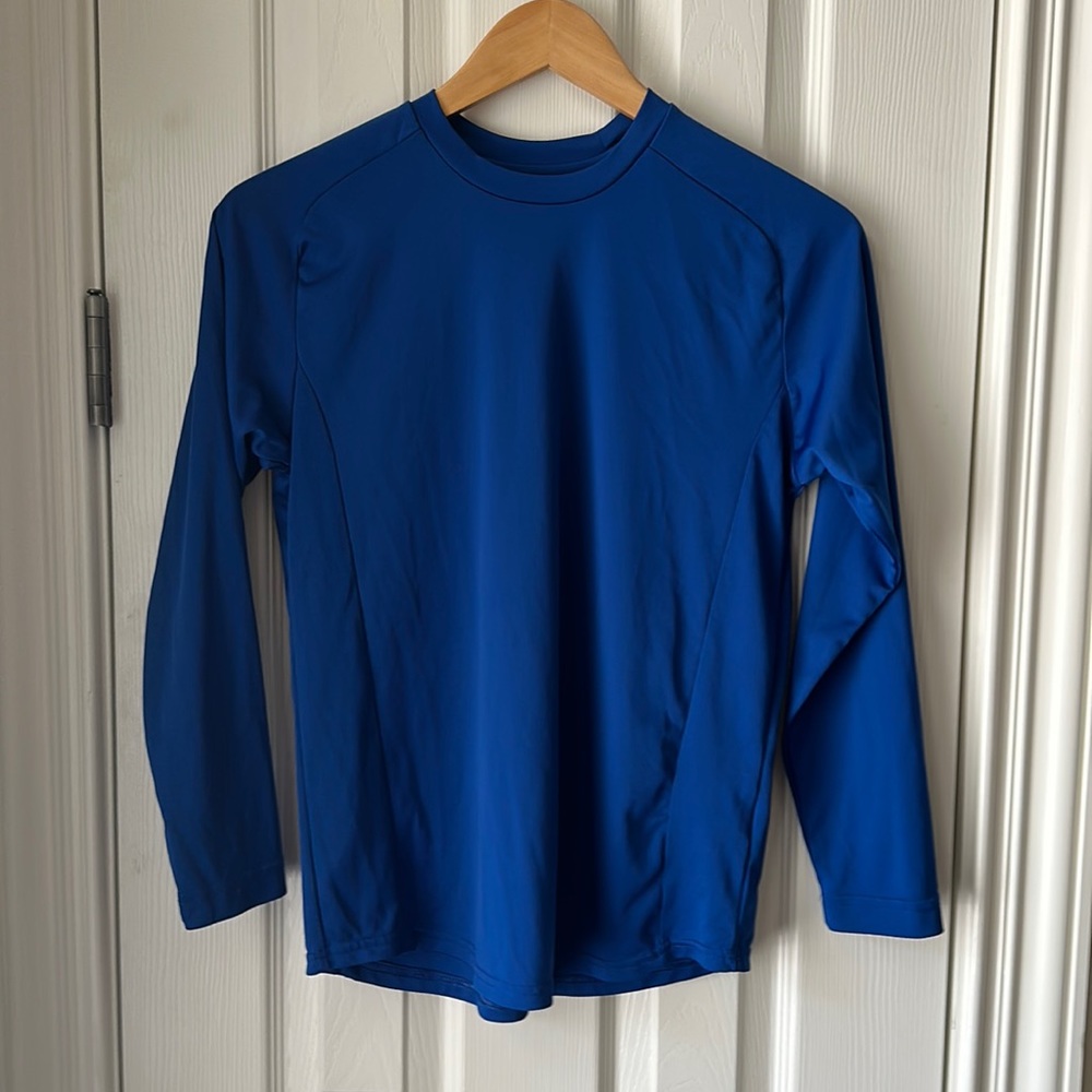 Boys long sleeved base layer athletic top